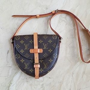 Authentic Louis Vuitton Chantilly PM in monogram